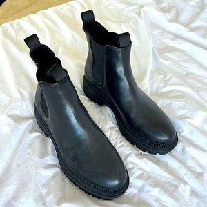 H&M Black Chunky Sole Chelsea Style Pull on low boot Size 42 US 11